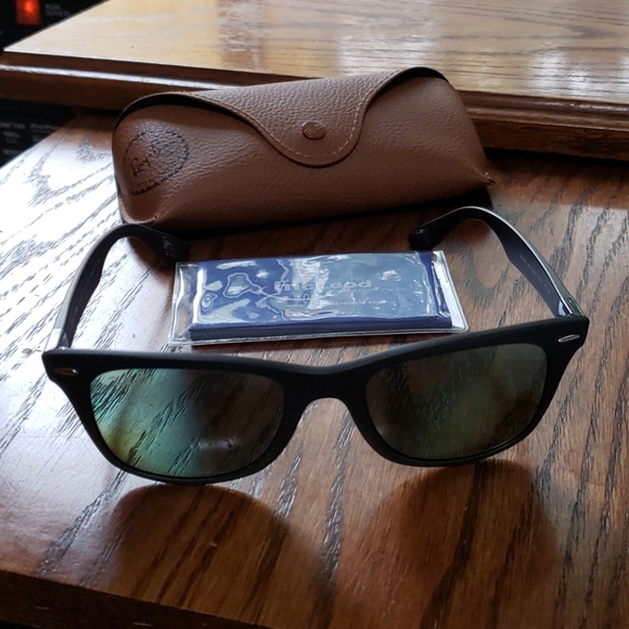 🔥 Ray-Ban Polarized black matt sunglasses 😎